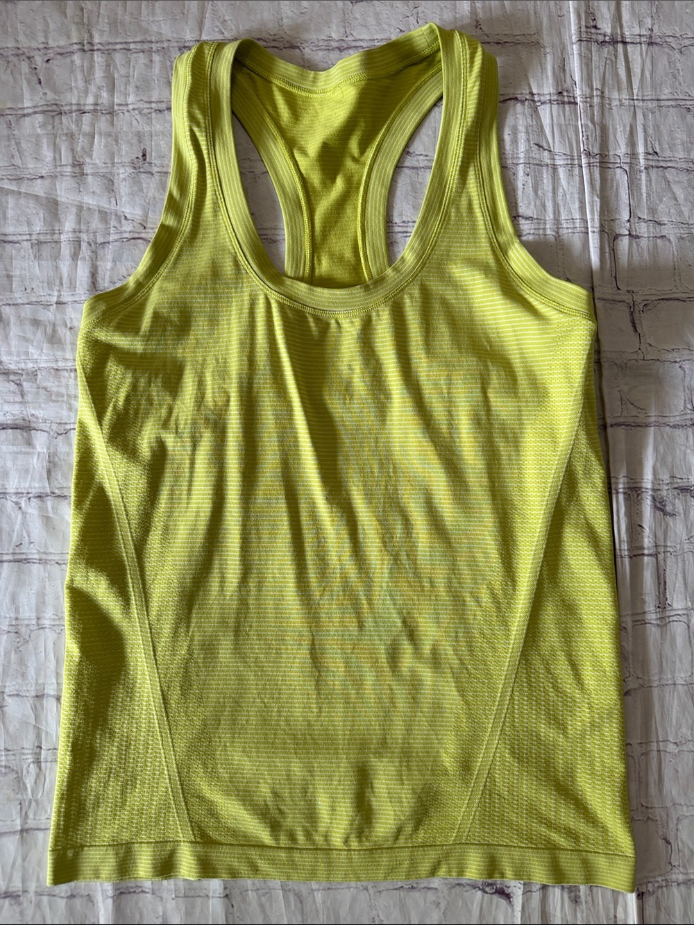 Athleta Seamless Momentum Athletic Tank Yellow Size Medium